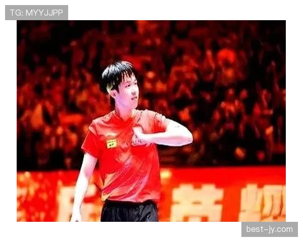 刘国梁在场边那个皱眉叉腰的瞬间，真以为他下一秒要自己上场打了