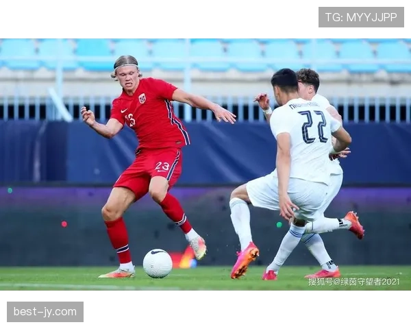 哈兰德与莱万射术进化路径对比：从天赋雏形到体系化终结者的差距解析